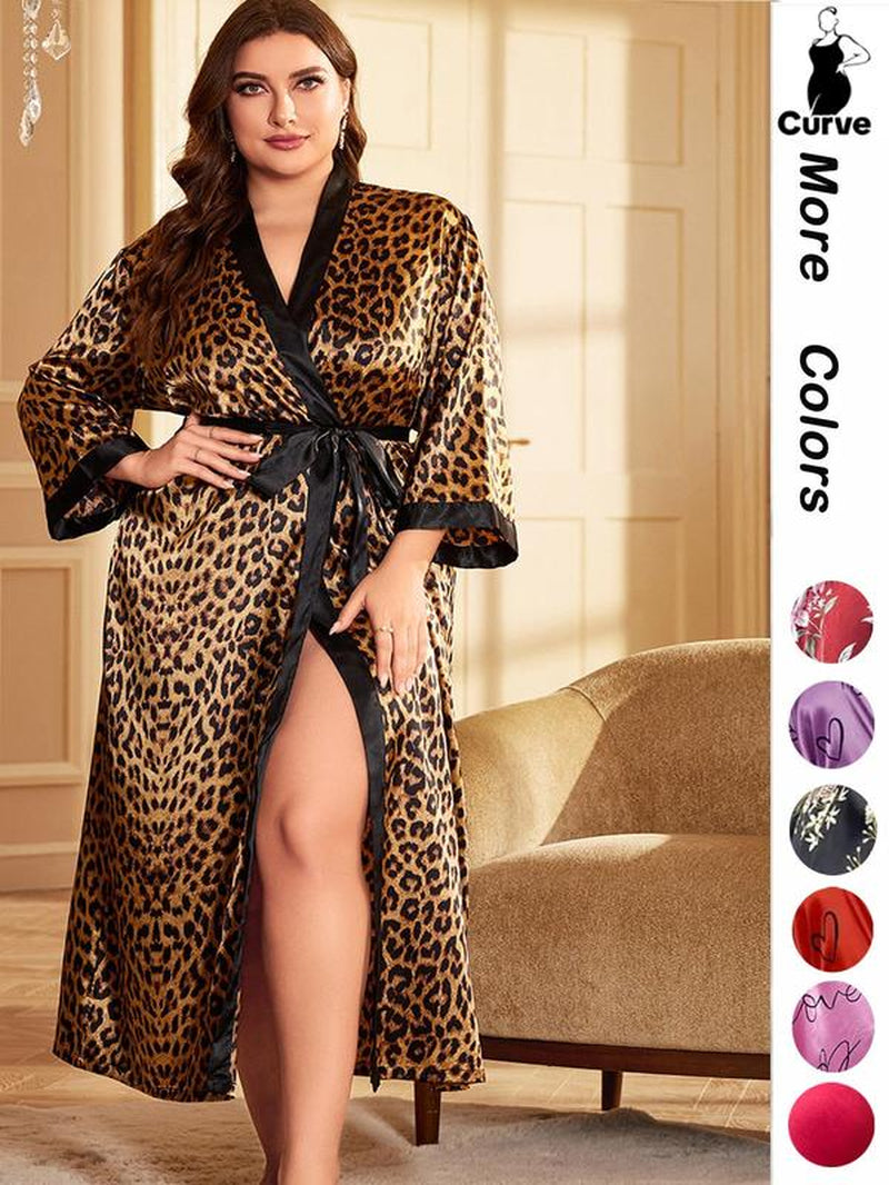 SpookySnug Plus Lounge Robe